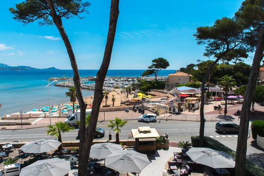 Frontal seaview Van der Valk Hotel Saint Aygulf